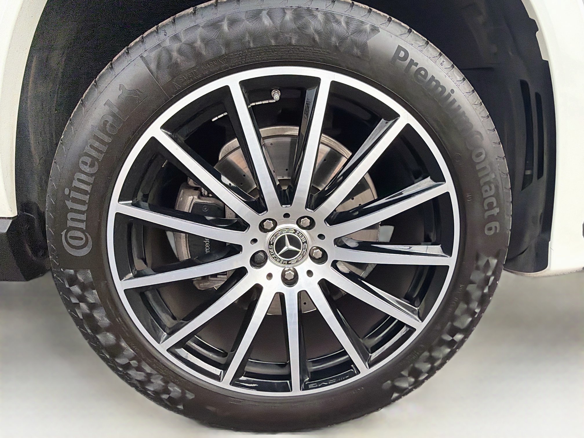 Used 2024 Mercedes-Benz GLS 450 4MATIC image 34