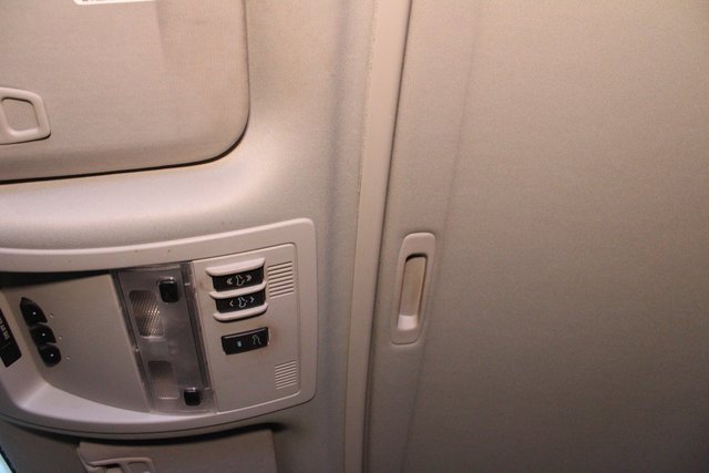 Used 2010 Chevrolet Suburban 2500 LT image 30