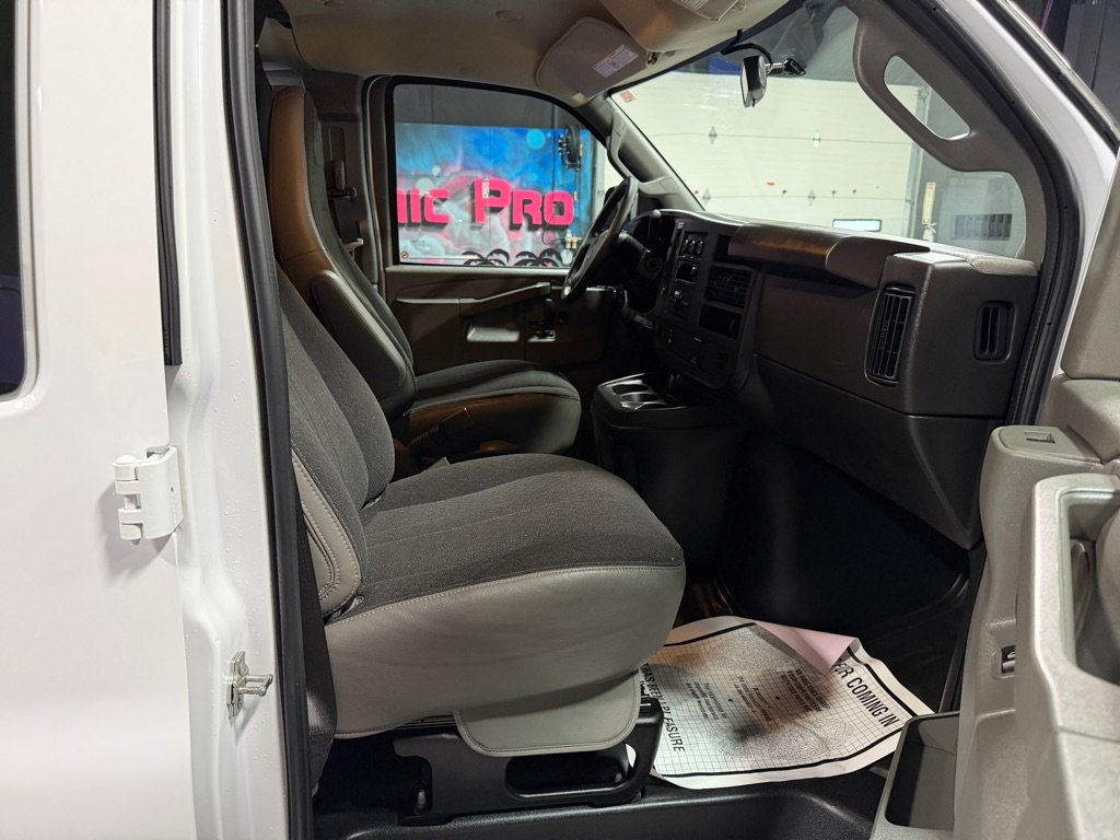Used 2024 Chevrolet Express 2500 w/ Driver Convenience Package image 21