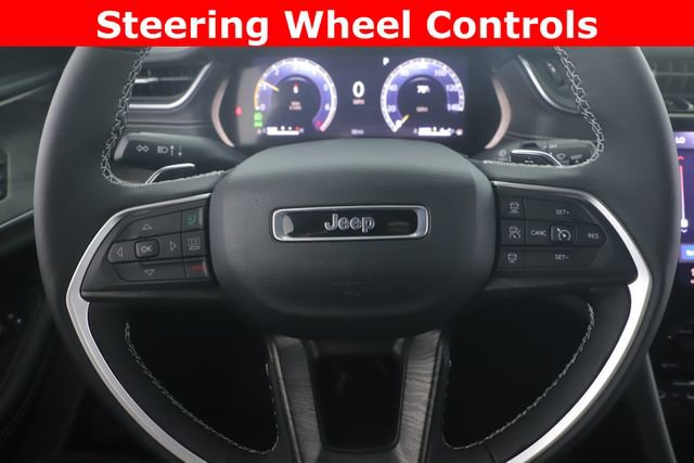 Used 2025 Jeep Grand Cherokee L Limited w/ Black Appearance Package image 22