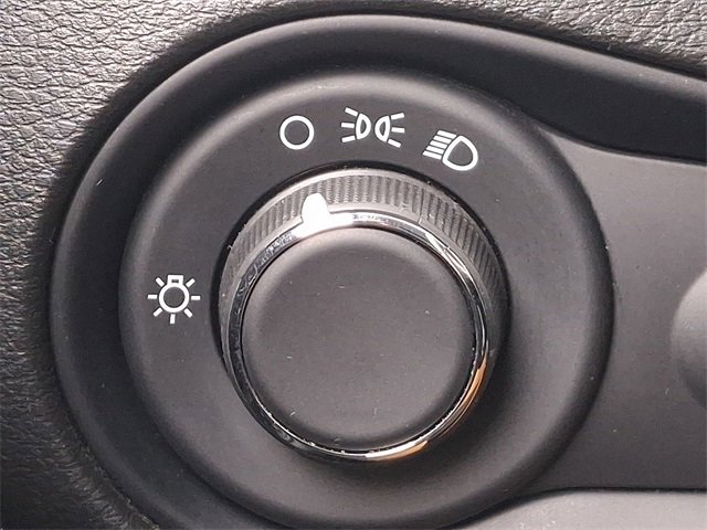 Used 2023 Jeep Renegade Latitude image 23