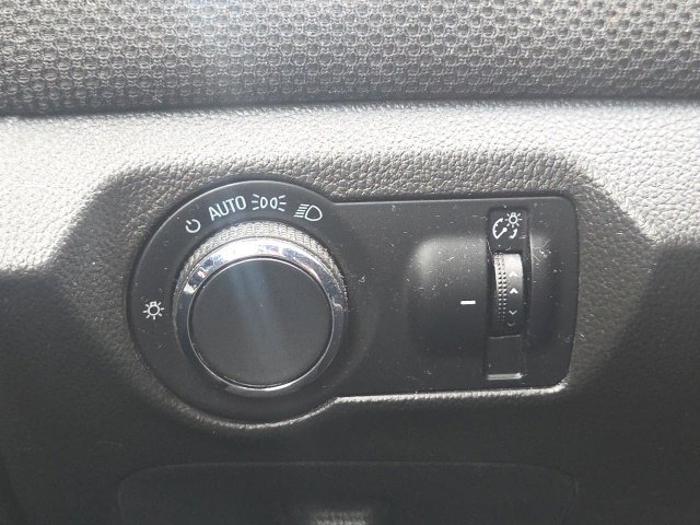 Used 2011 Chevrolet Cruze LT FWD image 21