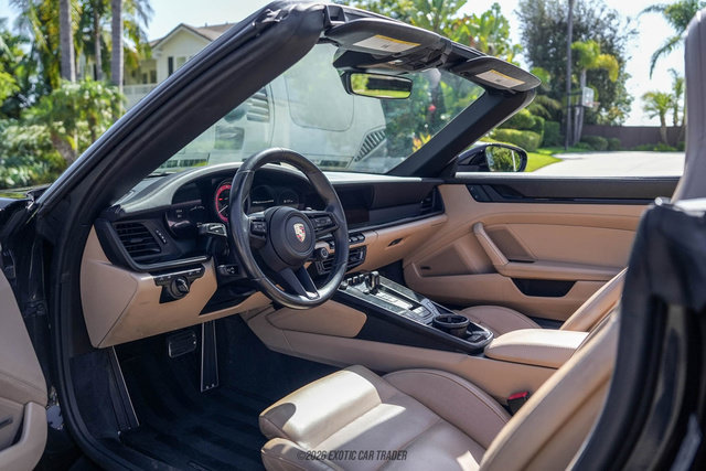 Used 2024 Porsche 911 Cabriolet image 29