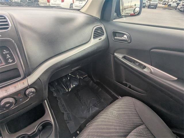 Used 2018 Dodge Journey SE w/ Blacktop Package image 18