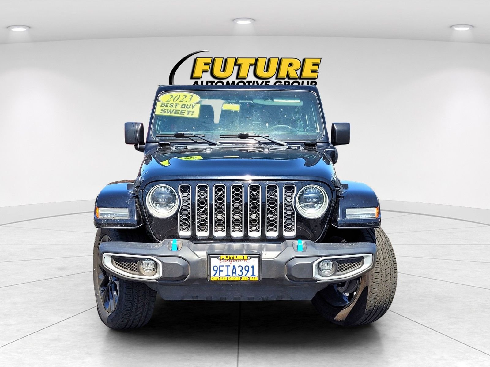 Used 2023 Jeep Wrangler Unlimited Sahara image 3