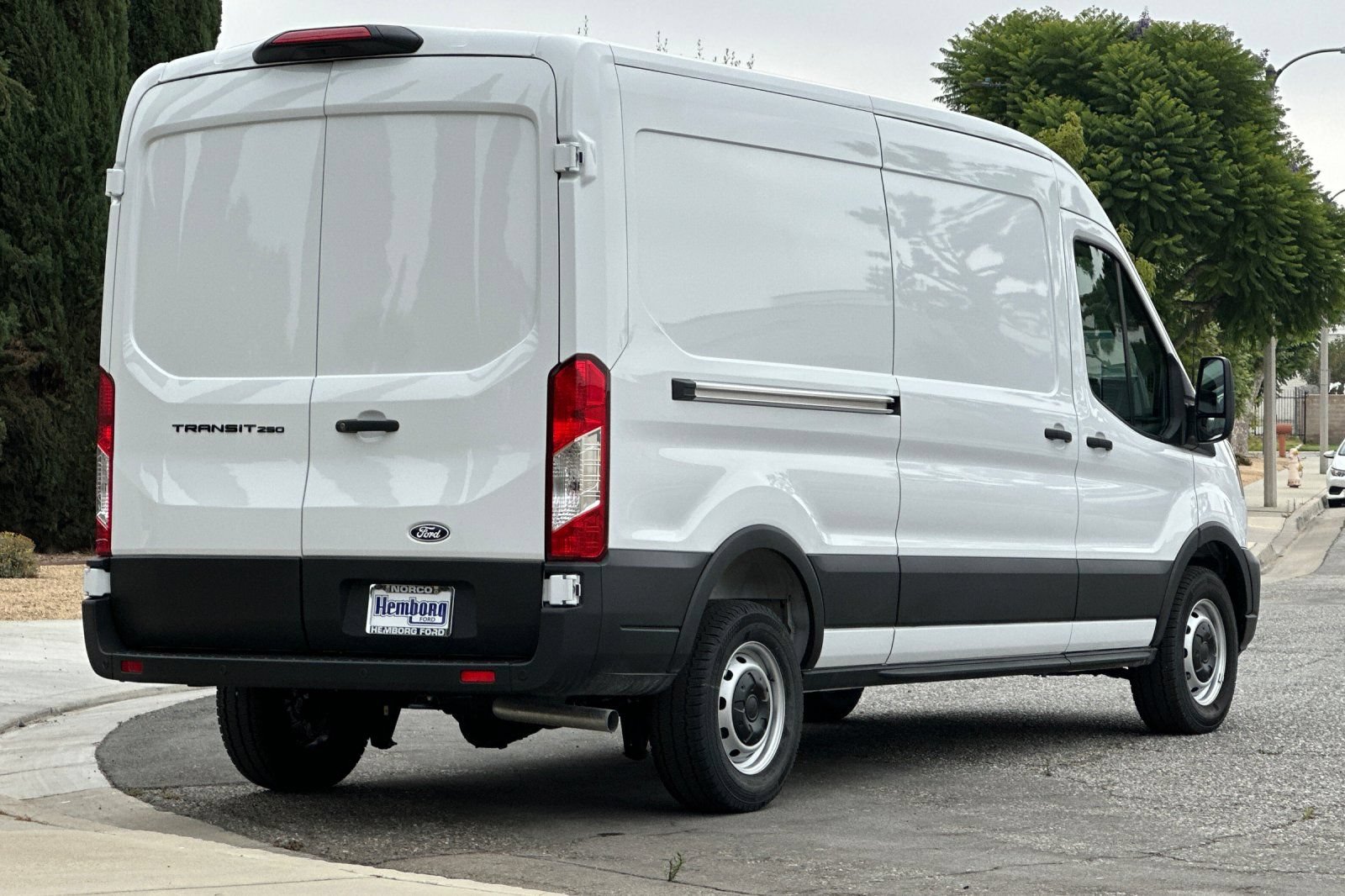New 2026 Ford Transit 250 148 Medium Roof RWD image 4