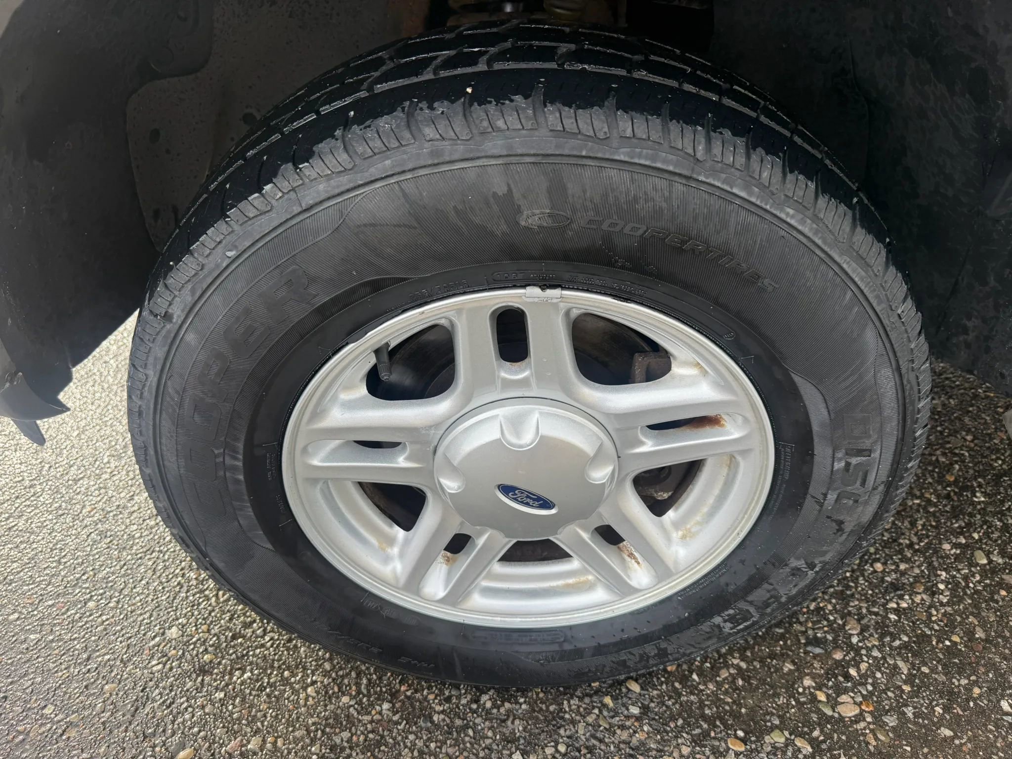 Used 2002 Ford Explorer XLT image 9