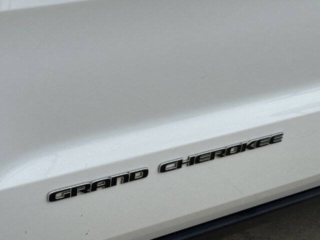 Used 2021 Jeep Grand Cherokee Laredo AWD/4WD image 33