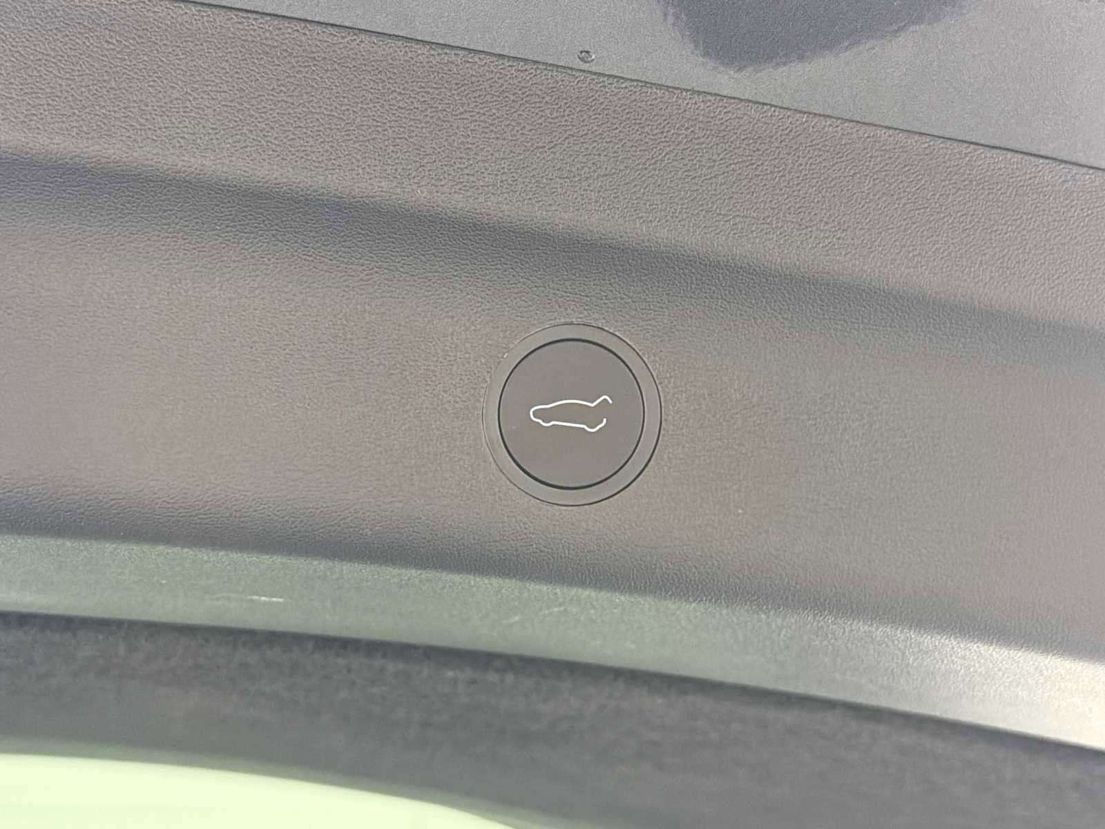 Used 2025 Tesla Model Y Long Range RWD image 17