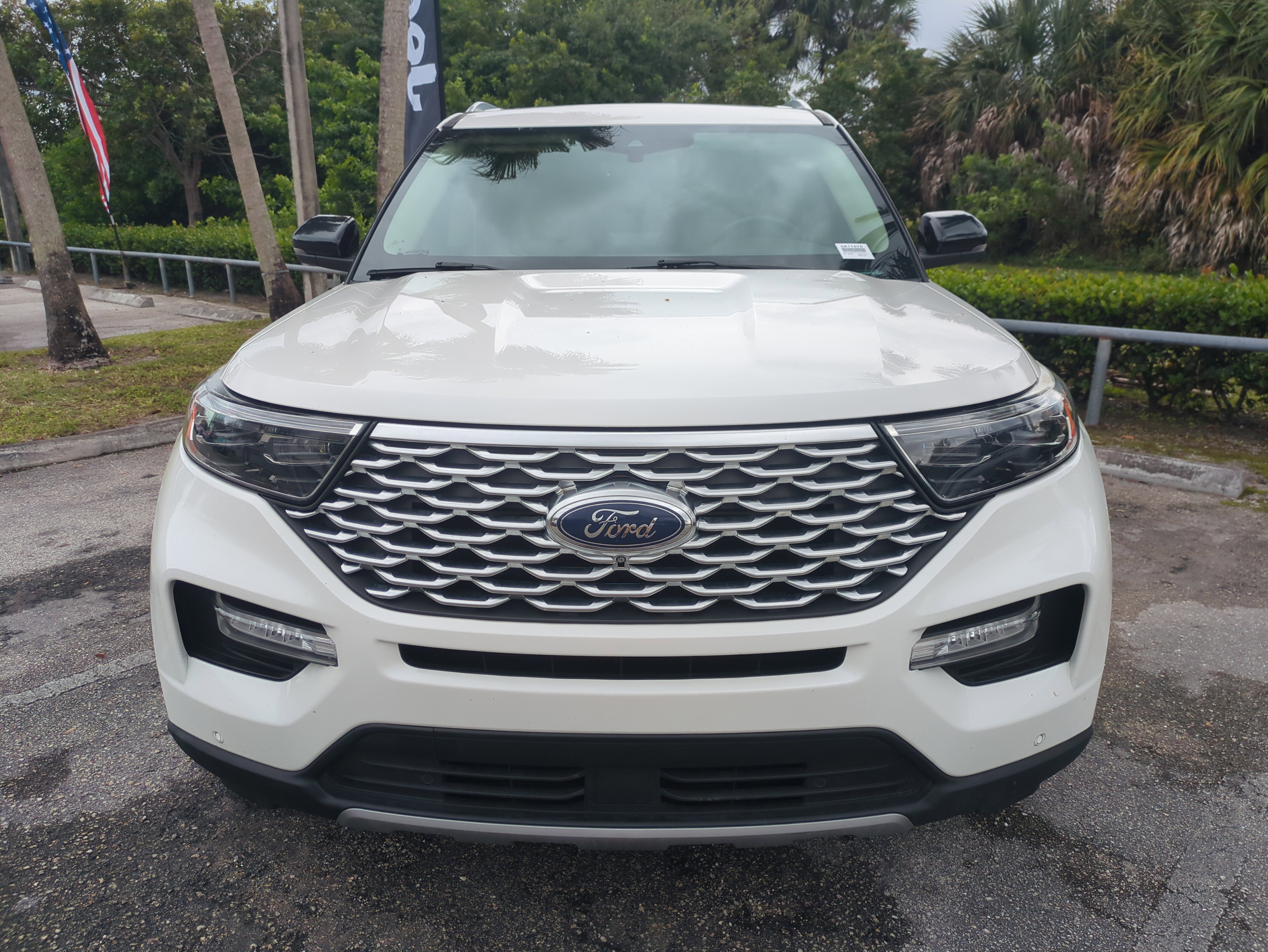Used 2022 Ford Explorer Platinum w/ Equipment Group 601A image 3