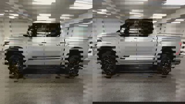 Used 2024 Toyota Tundra Platinum image 5