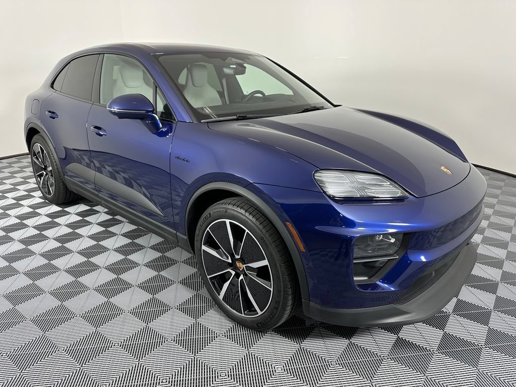 Certified 2026 Porsche Macan 4 Electric w/ Premium Package AWD/4WD image 12