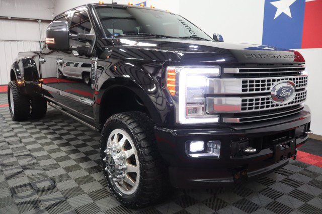 Used 2017 Ford F350 Platinum w/ Platinum Ultimate Package AWD/4WD image 31