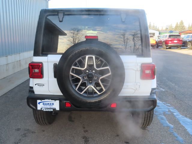 Used 2024 Jeep Wrangler Sahara w/ Technology Group image 12