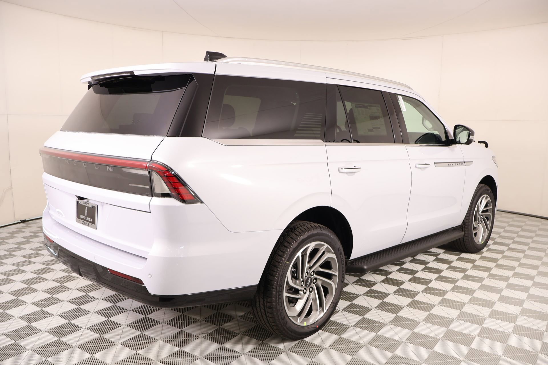 New 2026 Lincoln Navigator Premiere AWD/4WD image 21