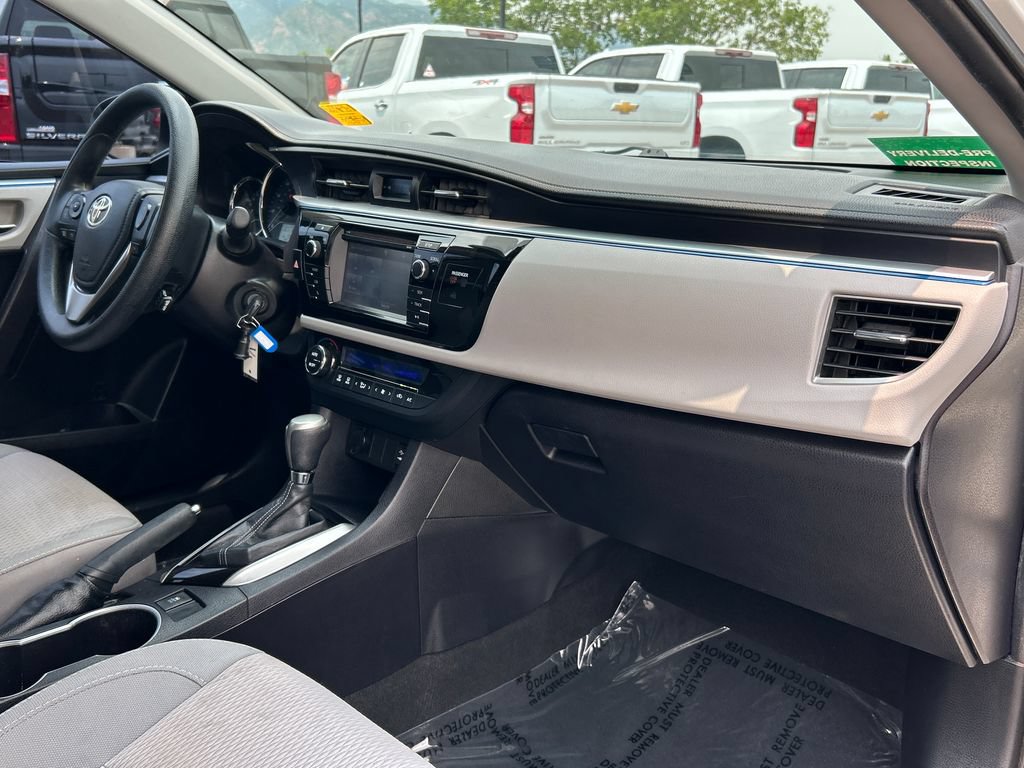Used 2015 Toyota Corolla LE FWD image 7