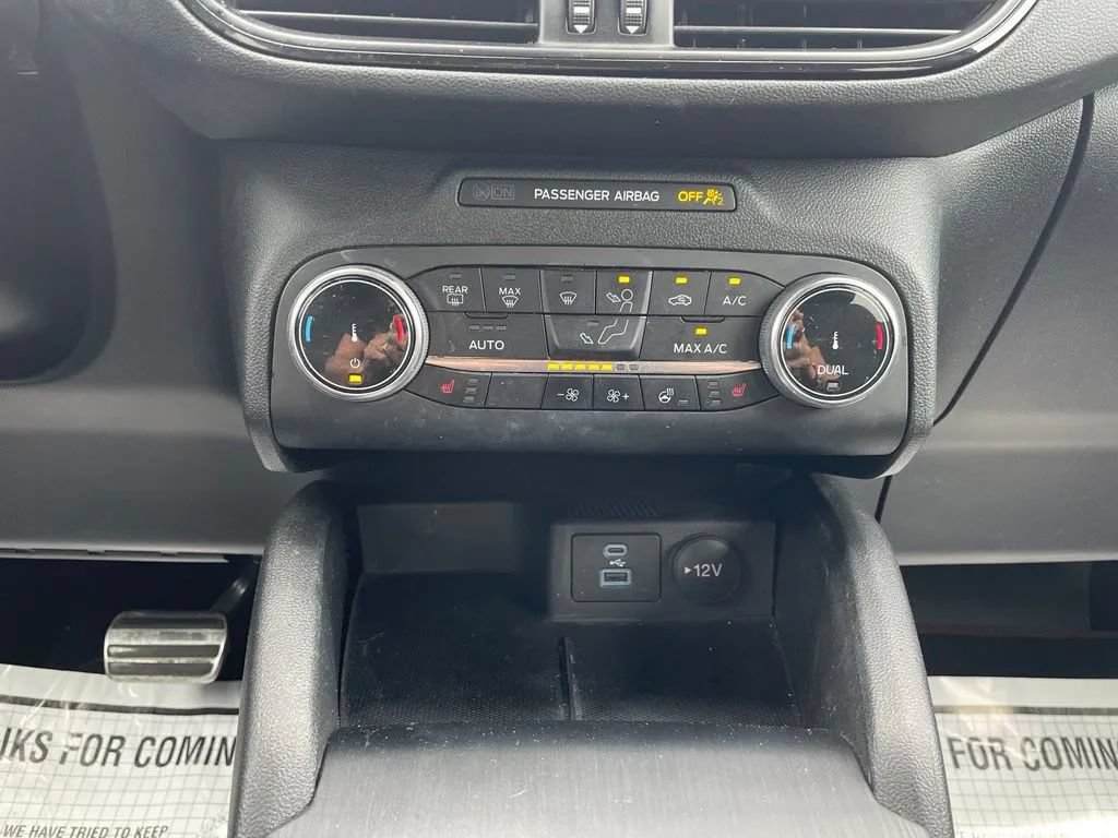 Used 2023 Ford Escape ST-Line Select AWD/4WD image 35