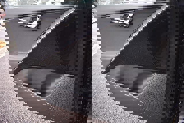 New 2025 Kia Niro EX image 32