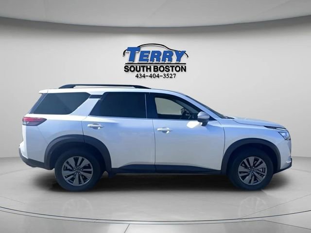 Used 2025 Nissan Pathfinder SV image 1