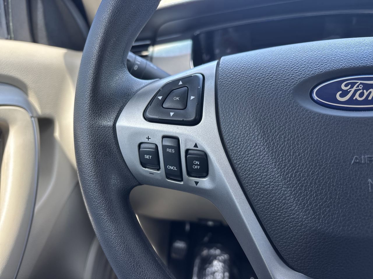 Used 2019 Ford Taurus SE image 25