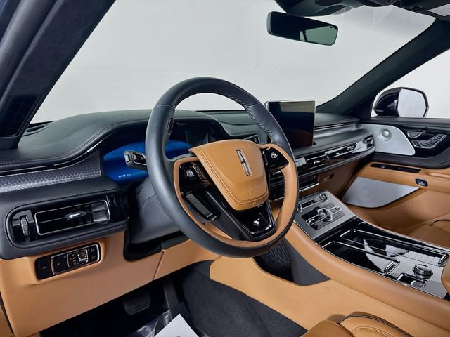 Used 2023 Lincoln Aviator Black Label w/ Dynamic Handling Package image 9