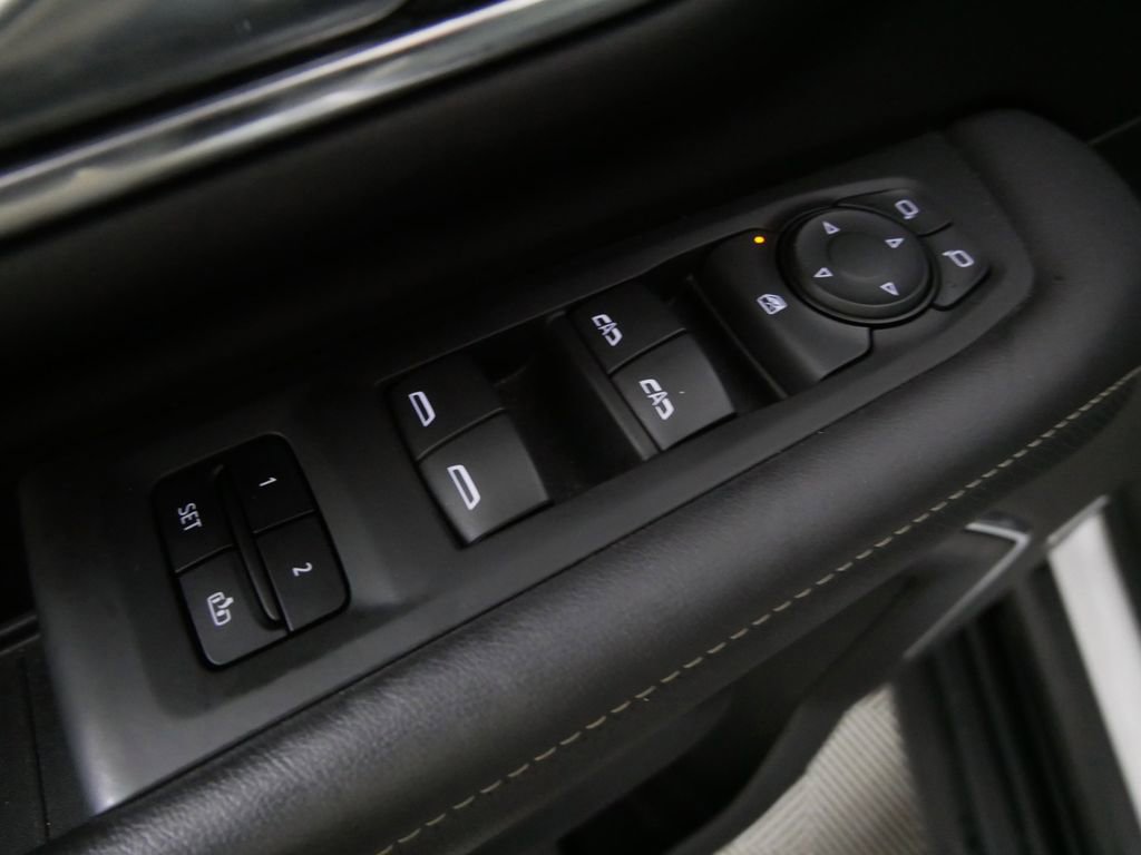 Used 2023 GMC Yukon SLT image 14