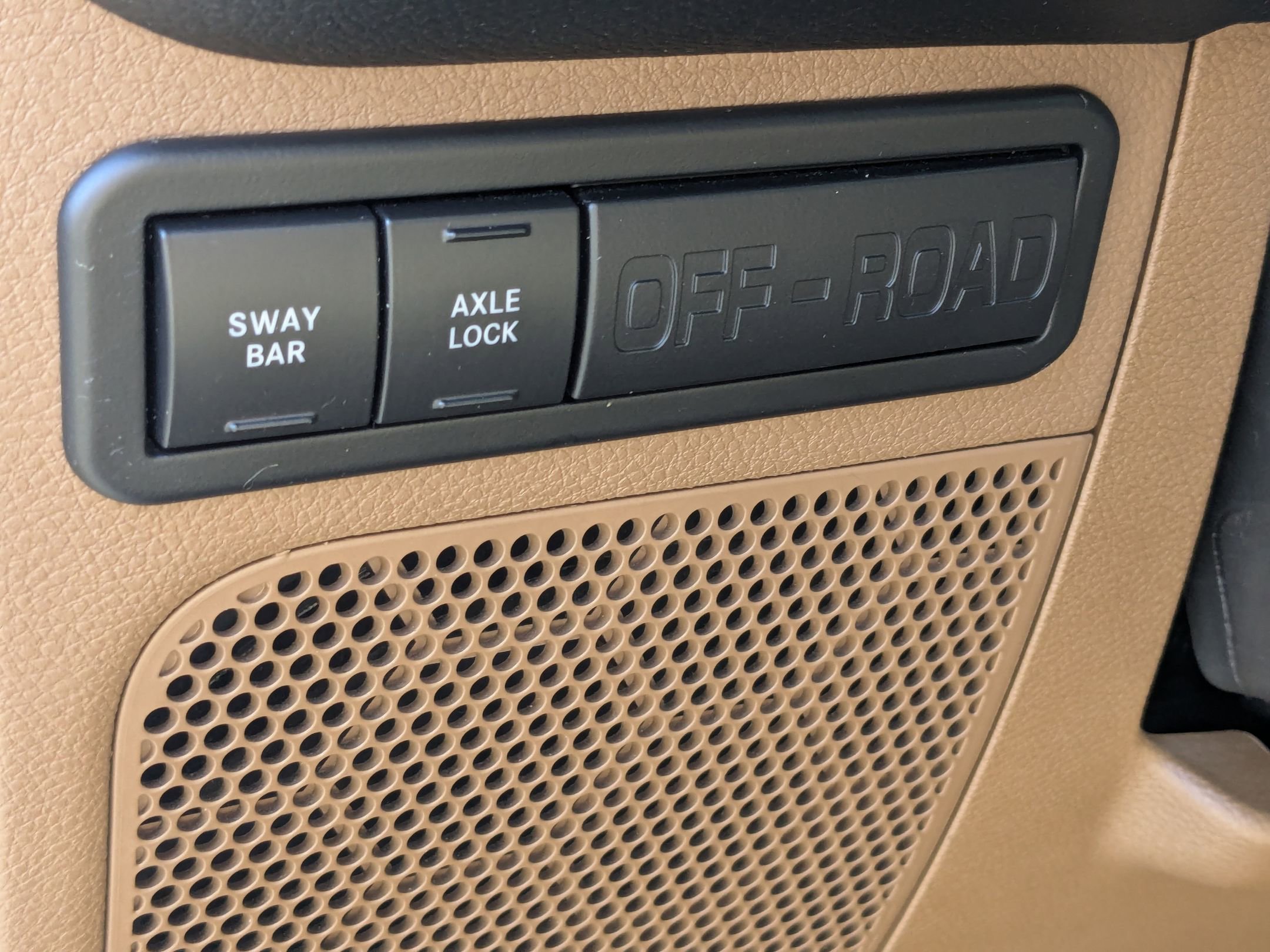 Used 2017 Jeep Wrangler Unlimited Rubicon w/ Connectivity Group image 15