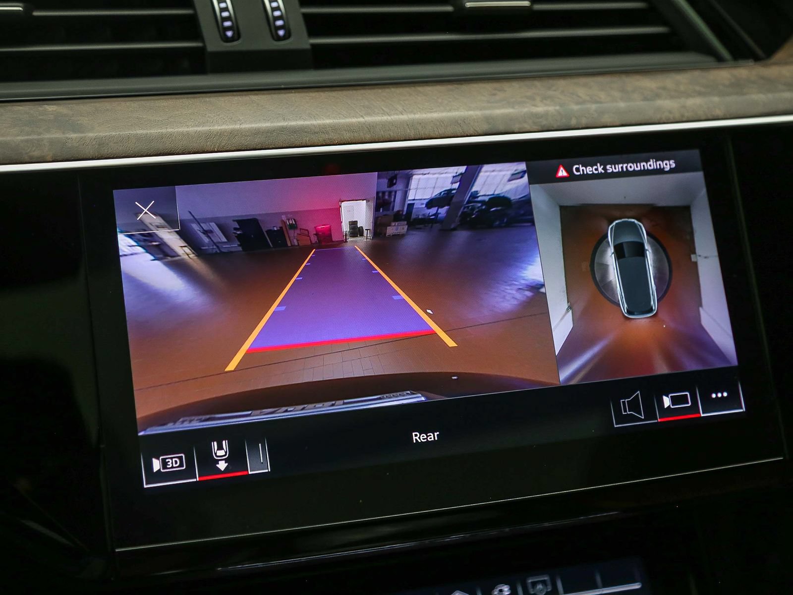 Certified 2022 Audi e-tron Premium Plus AWD/4WD image 26