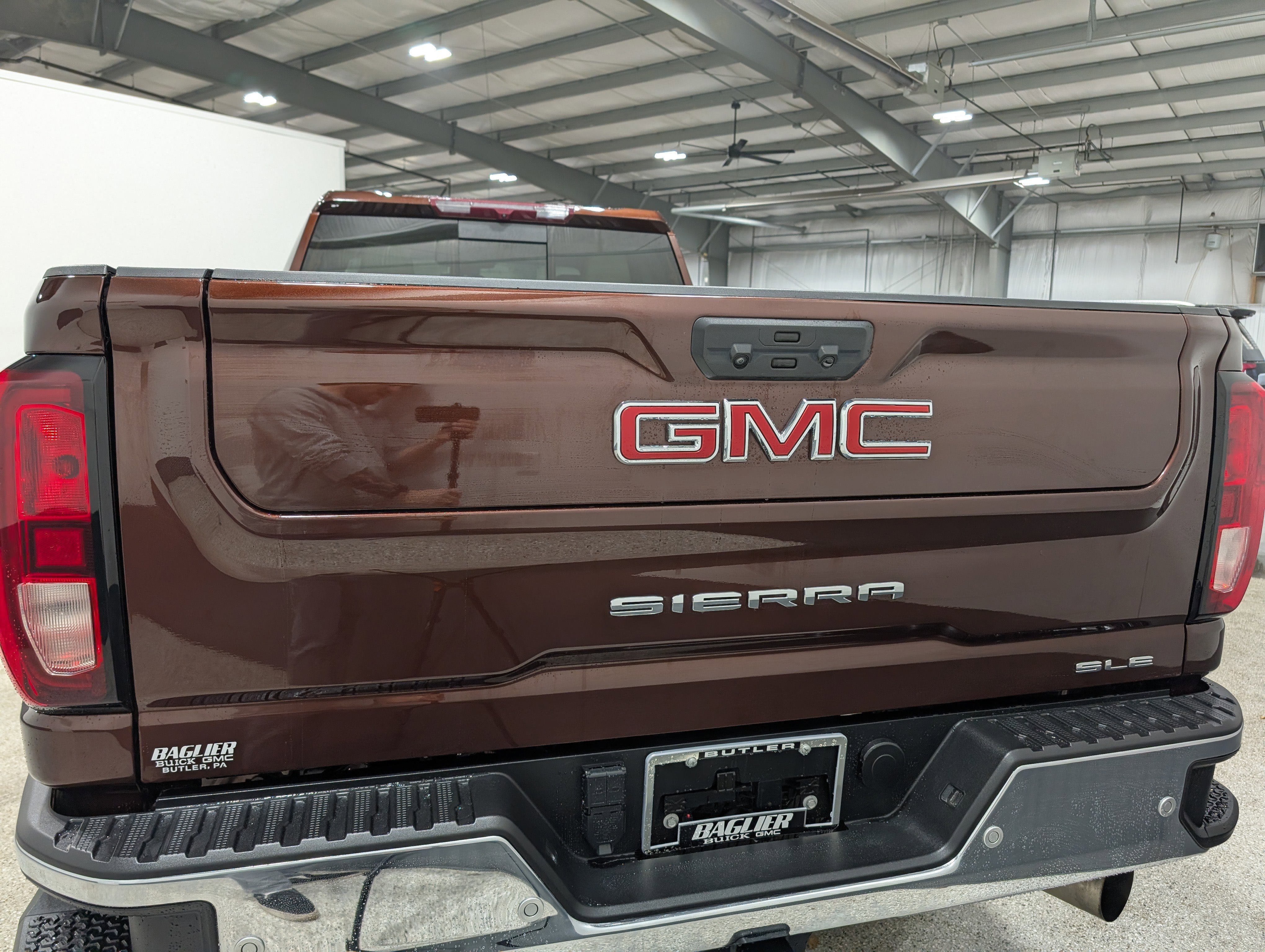 Used 2024 GMC Sierra 3500 SLE w/ SLE Value Package image 4
