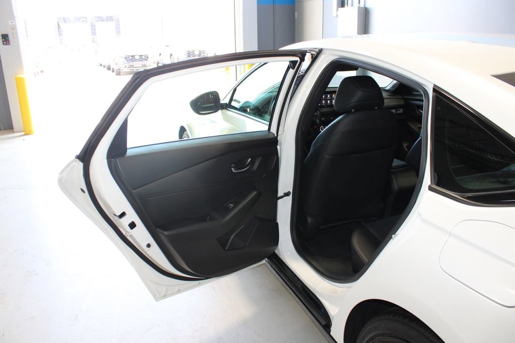 Used 2023 Honda Accord Sport image 14