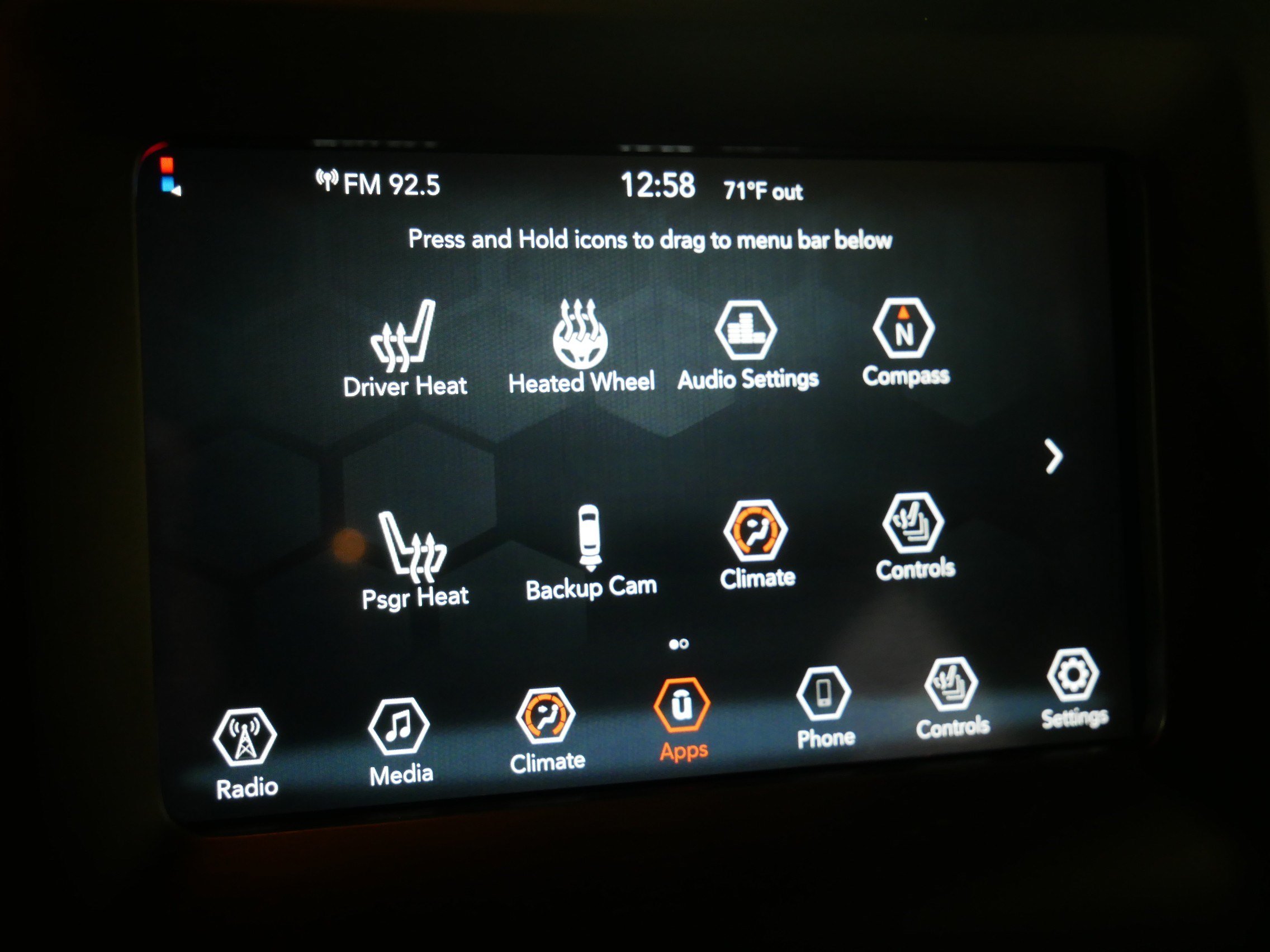 Used 2019 Jeep Cherokee Latitude w/ Cold Weather Group AWD/4WD image 30