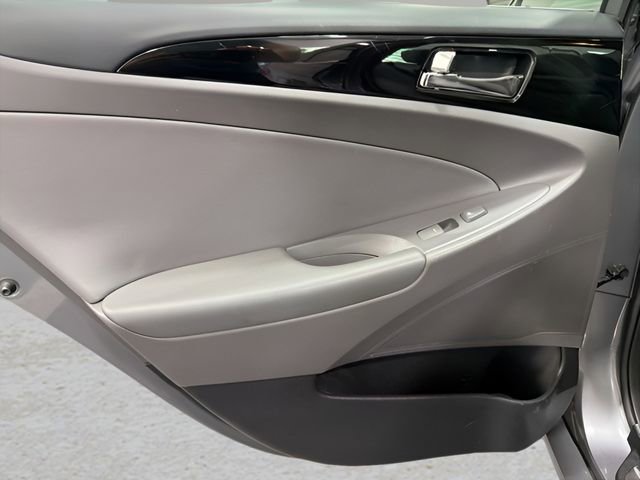 Used 2013 Hyundai Sonata Limited w/ Premium Pkg FWD image 32