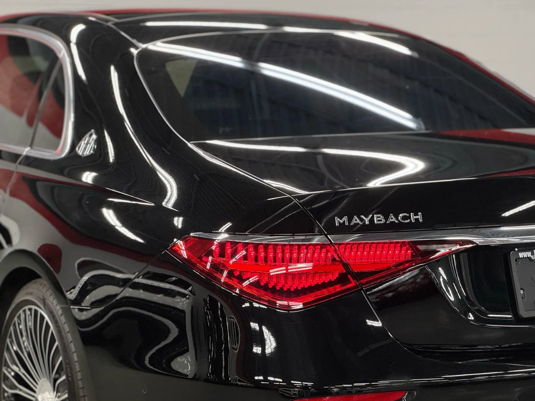 Used 2023 Mercedes-Benz Maybach S 680 S 680 4MATIC Sedan 4D w/ Manufaktur Leather Package image 9