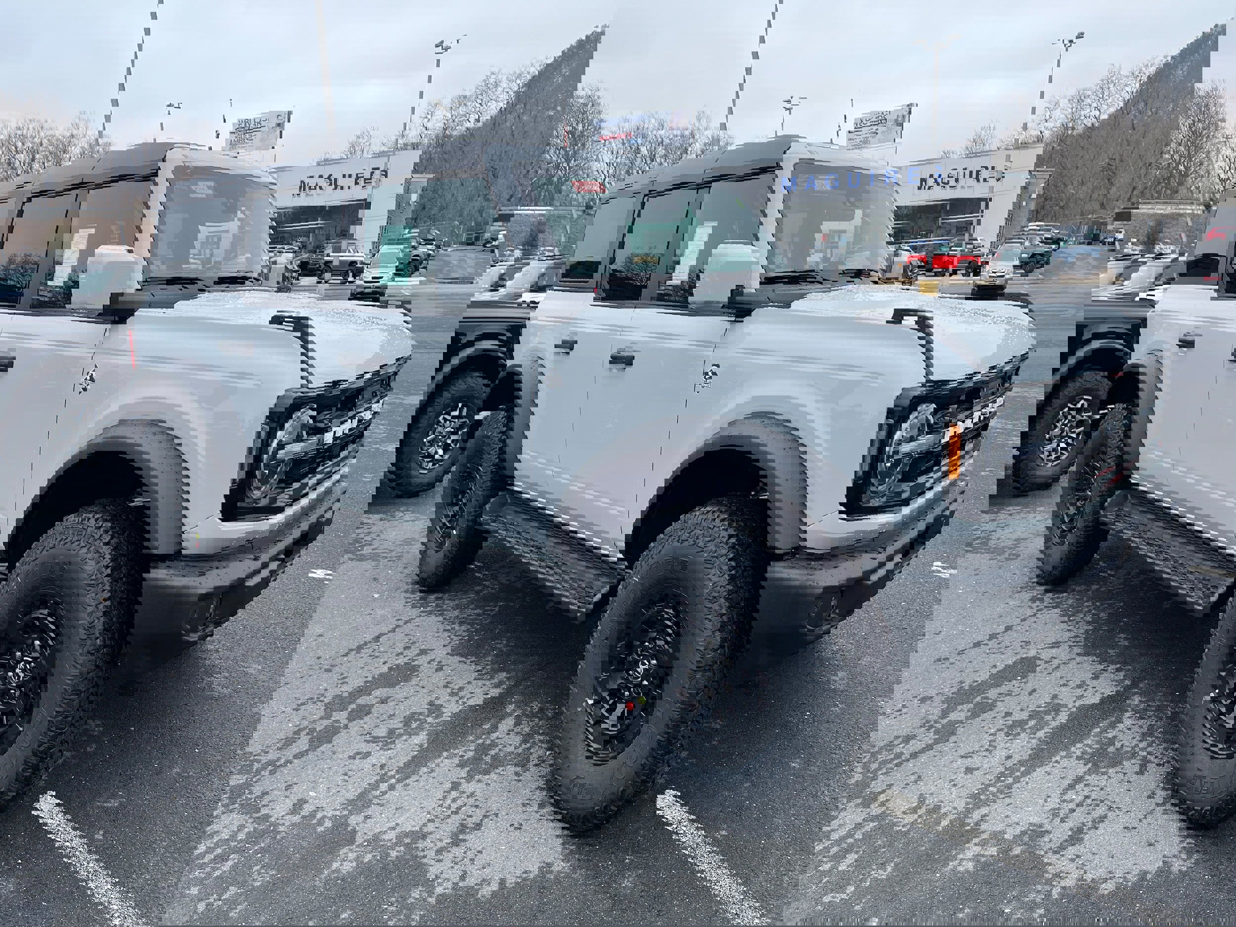 New 2026 Ford Bronco Outer Banks w/ Sasquatch Package image 3