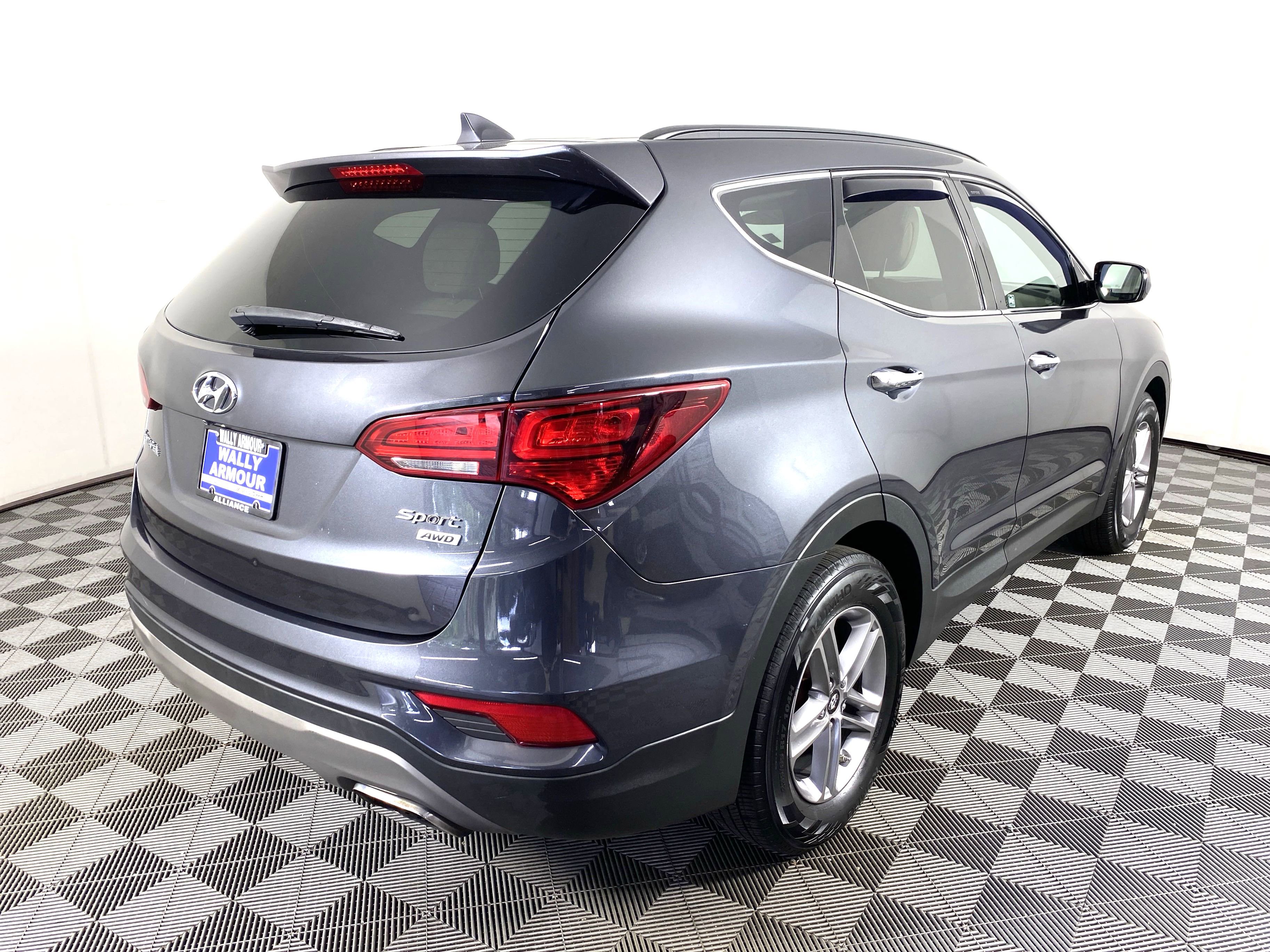 Used 2017 Hyundai Santa Fe Sport image 5