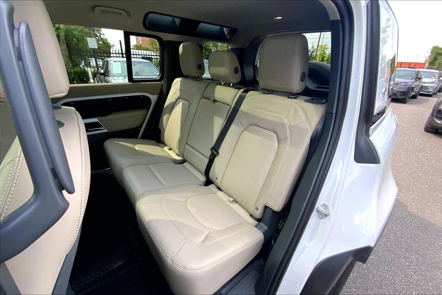 Certified 2024 Land Rover Defender 110 S AWD/4WD image 20