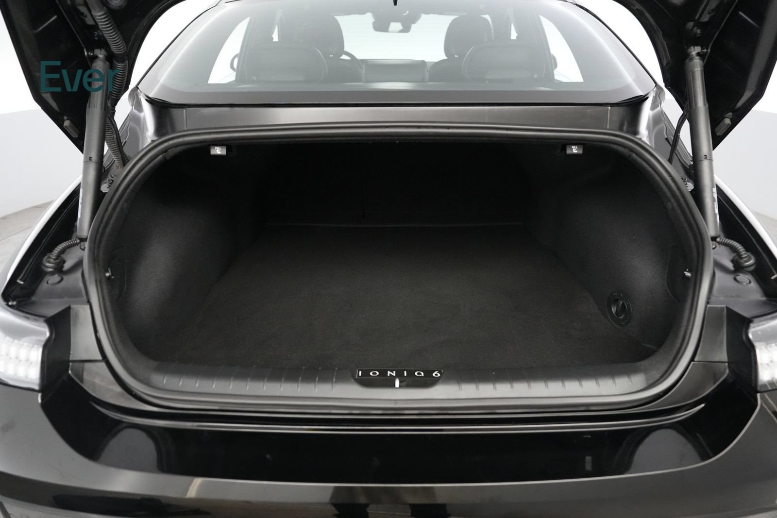 Used 2023 Hyundai Ioniq 6 Limited RWD image 8
