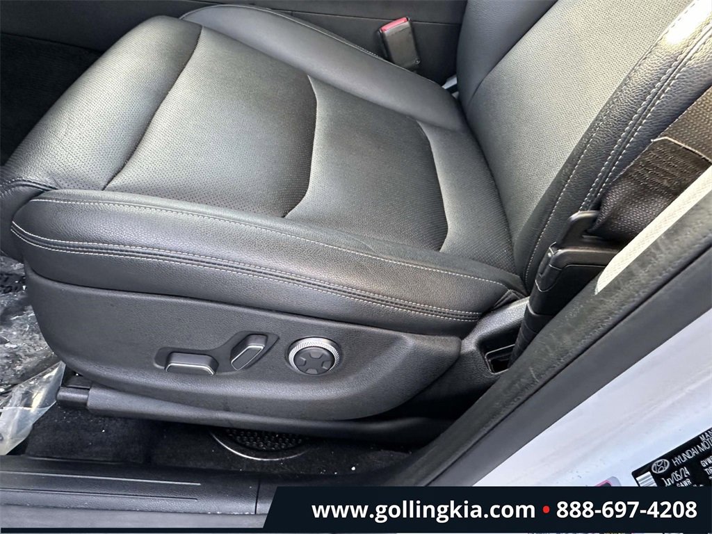 Used 2025 Genesis GV70 2.5T image 16