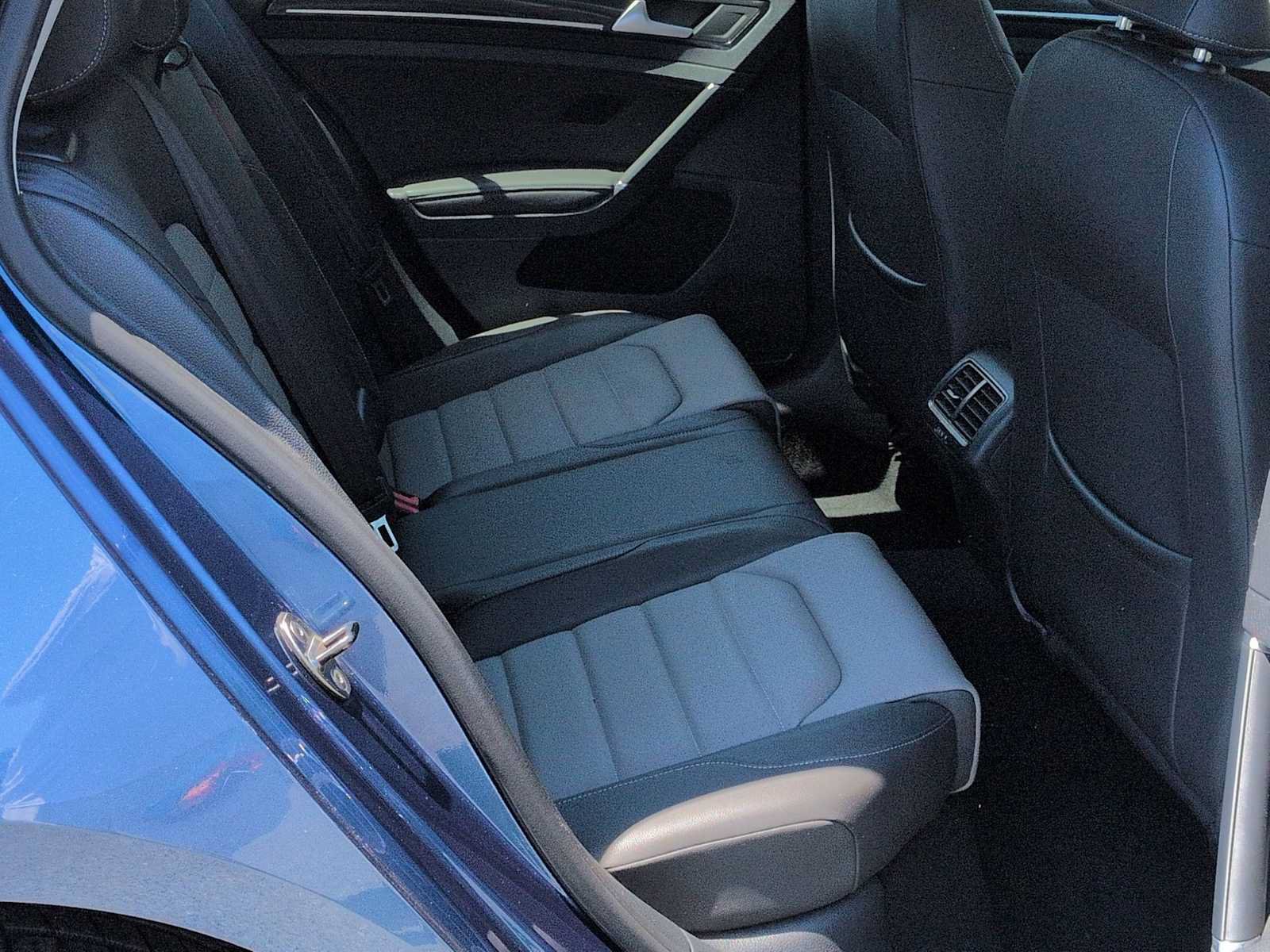 Used 2015 Volkswagen Golf TDI SEL FWD image 22