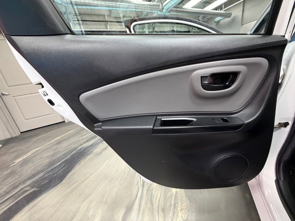 Used 2017 Toyota Yaris L image 44