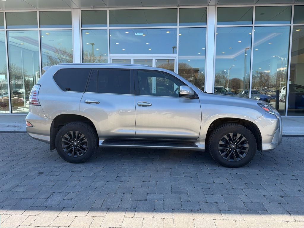 Used 2020 Lexus GX 460 Premium w/ Premium Package image 11