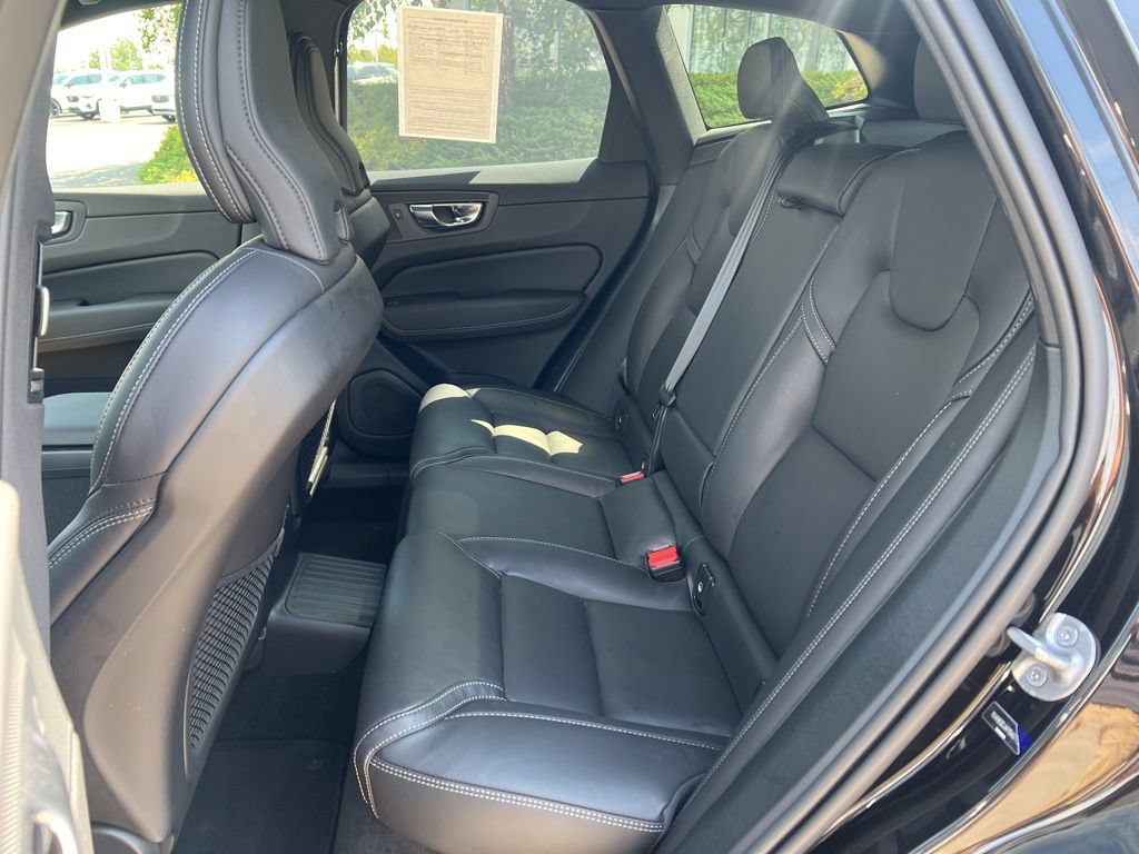 Certified 2024 Volvo XC60 T8 Ultimate w/ Climate Package AWD/4WD image 29