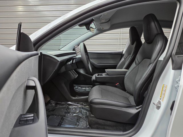 Used 2026 Tesla Model Y 2WD image 13