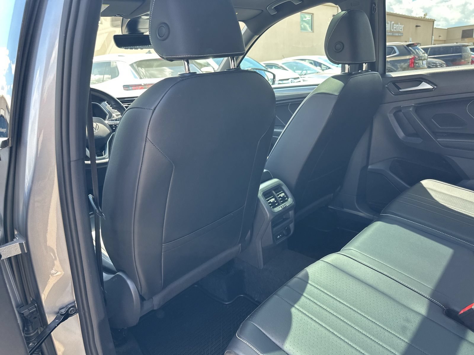 Certified 2024 Volkswagen Tiguan SE R-Line AWD/4WD image 22