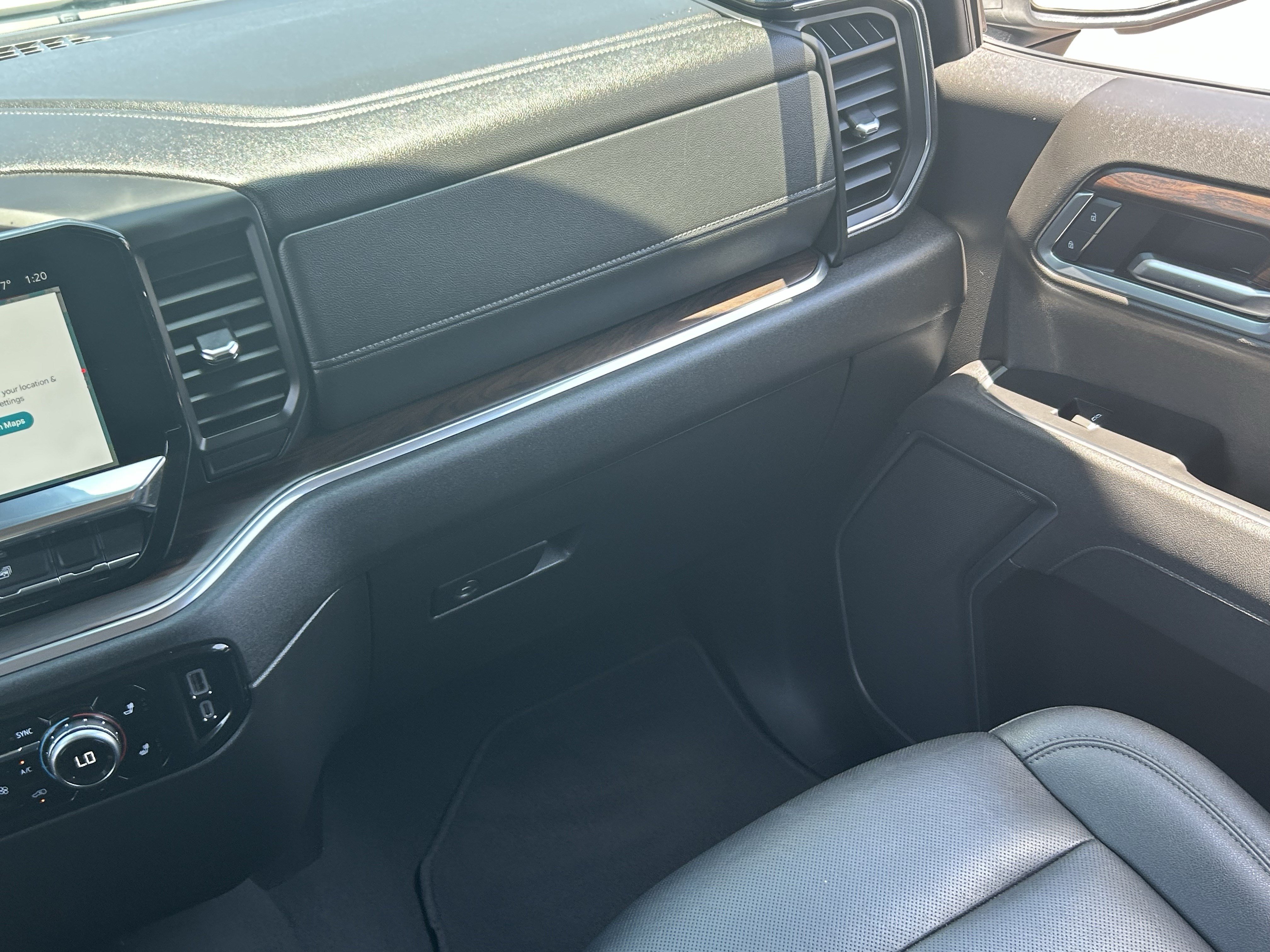 Used 2025 GMC Sierra 1500 SLT AWD/4WD image 18
