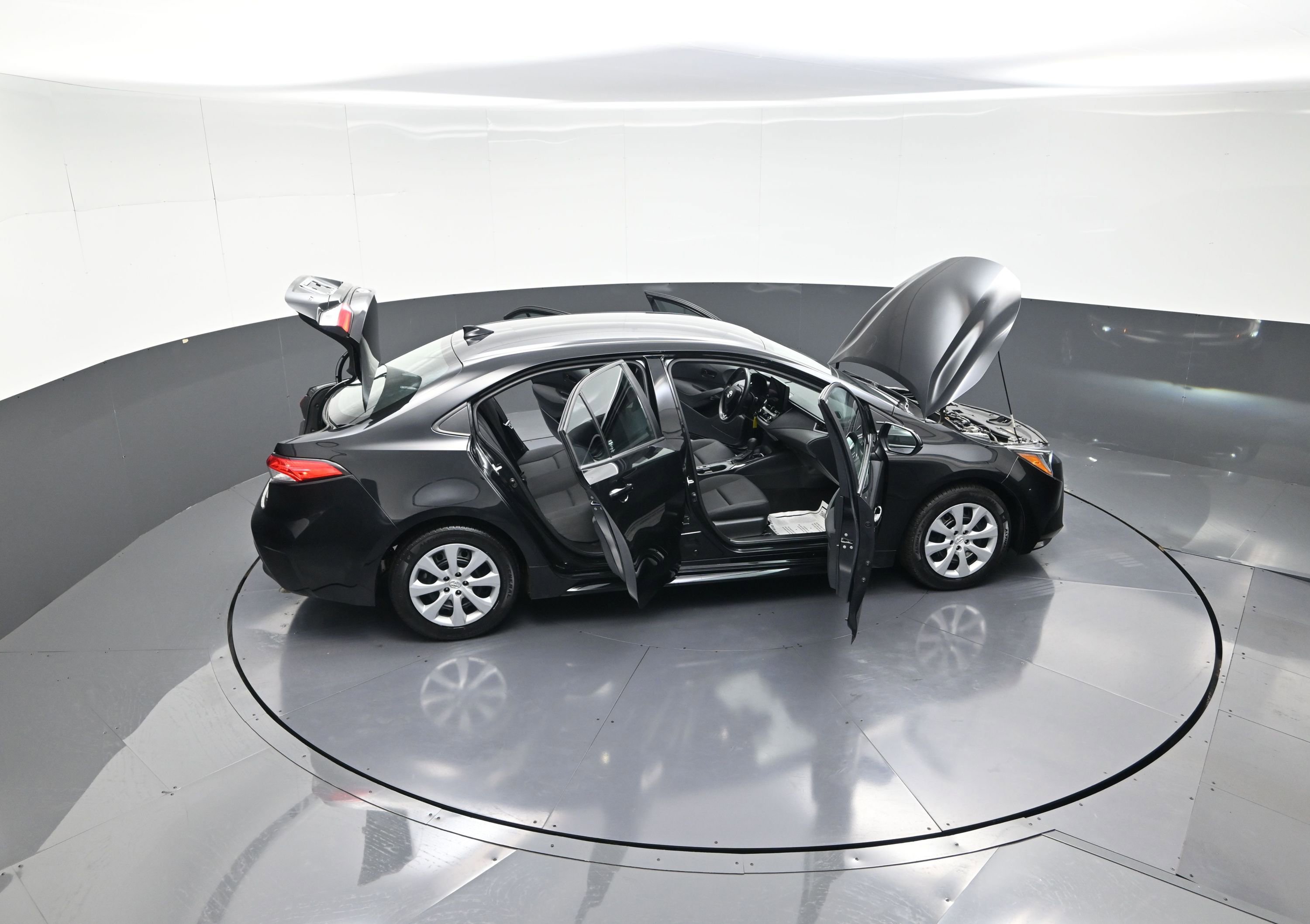 Used 2023 Toyota Corolla LE image 14