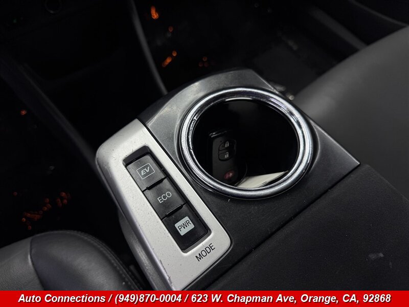Used 2014 Toyota Prius V Five FWD image 14