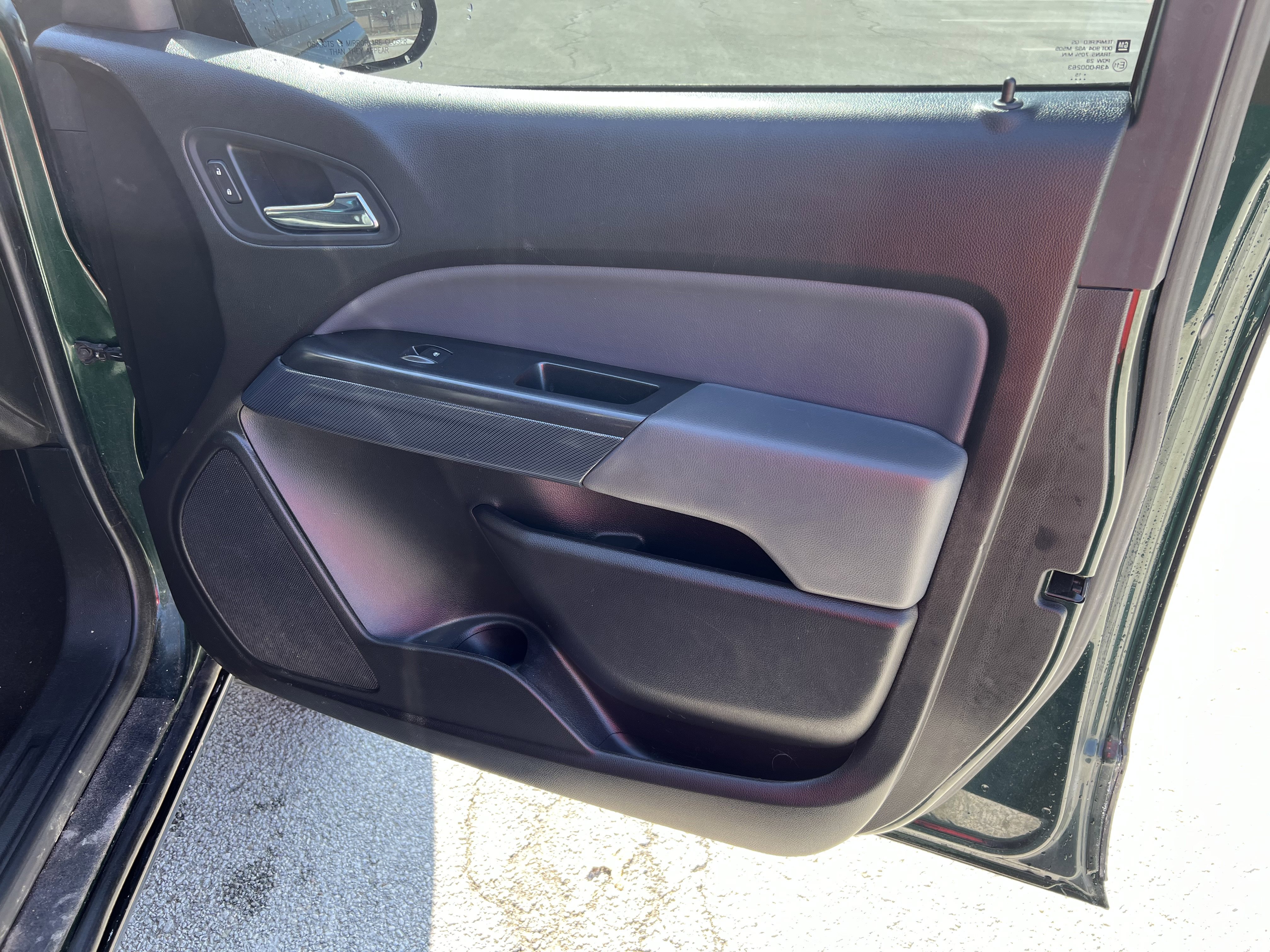 Used 2015 Chevrolet Colorado Z71 AWD/4WD image 19