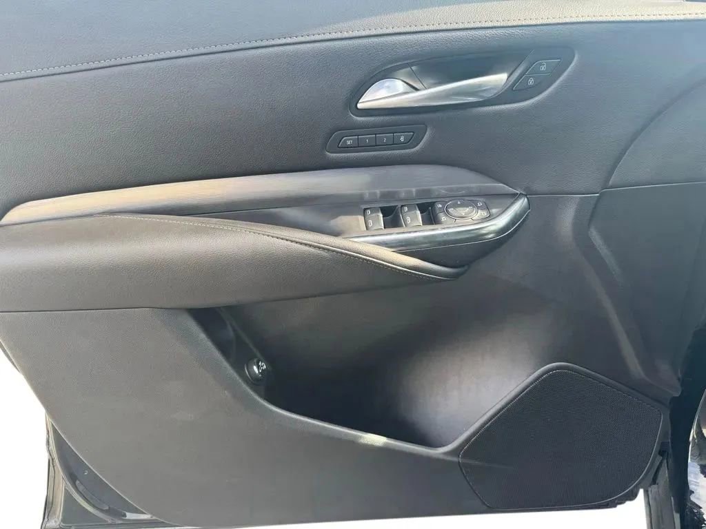 Used 2024 Cadillac XT4 Premium Luxury image 11