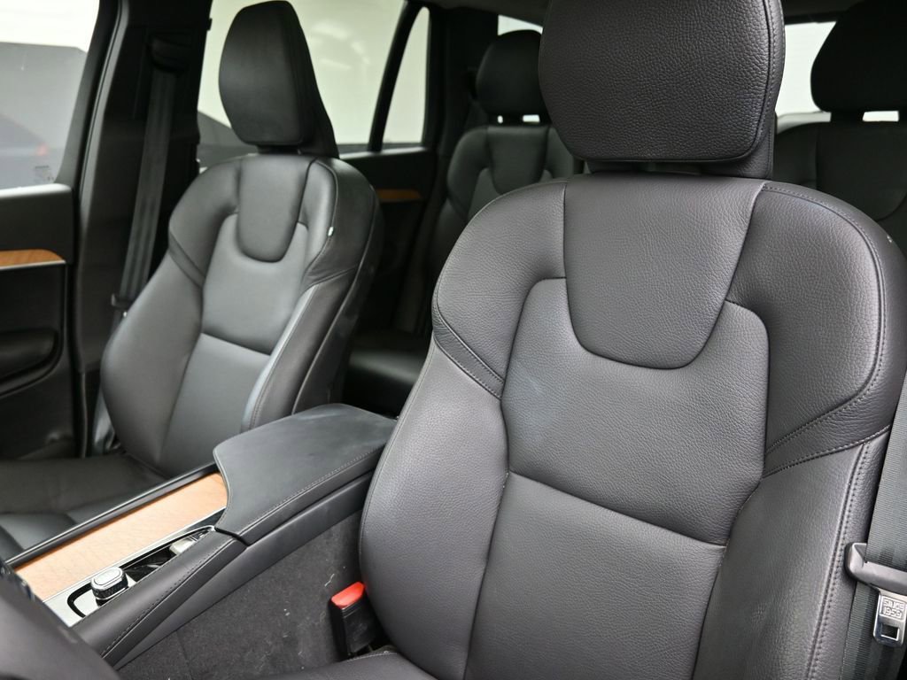 Certified 2024 Volvo XC90 B6 Plus w/ Protection Package Premier image 22